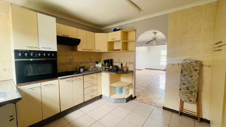 4 Bedroom Property for Sale in Sunnyridge Eastern Cape